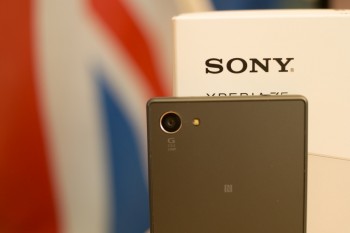 Sony Xperia Z5 Compact-3